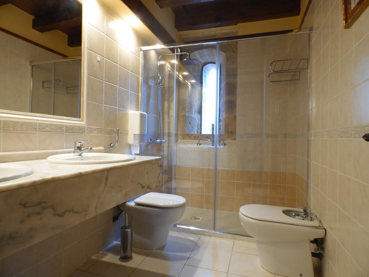 Posada Torre Palacio La Taxuela Villanueva la Lastra 外观 照片