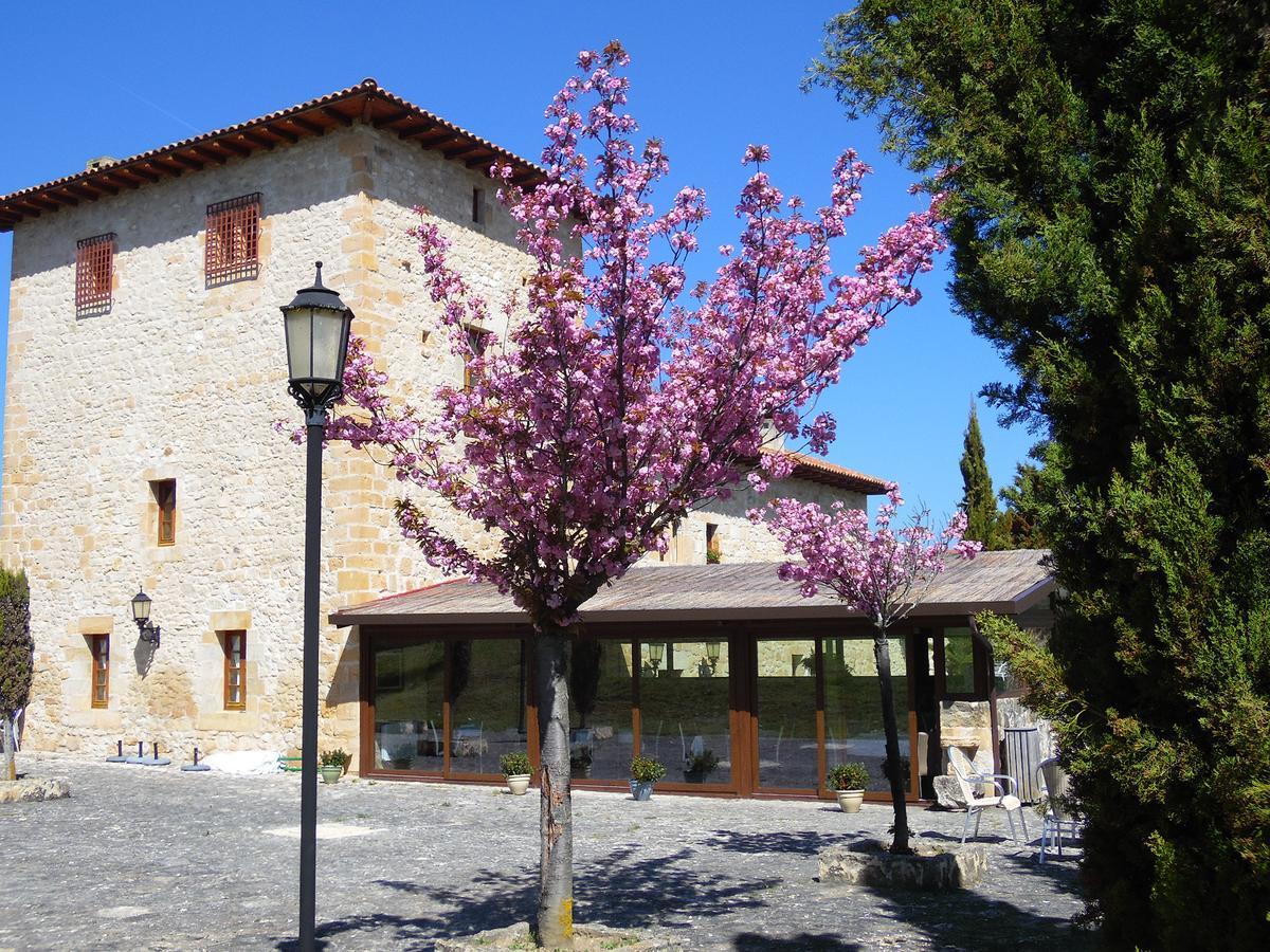 Posada Torre Palacio La Taxuela Villanueva la Lastra 外观 照片